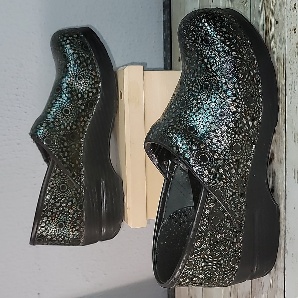 Dansko‎ Professional Groovy Black Light Poster Design Leather Clogs Shoes Nurses